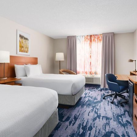 Fairfield Inn & Suites Boca Raton Exterior photo
