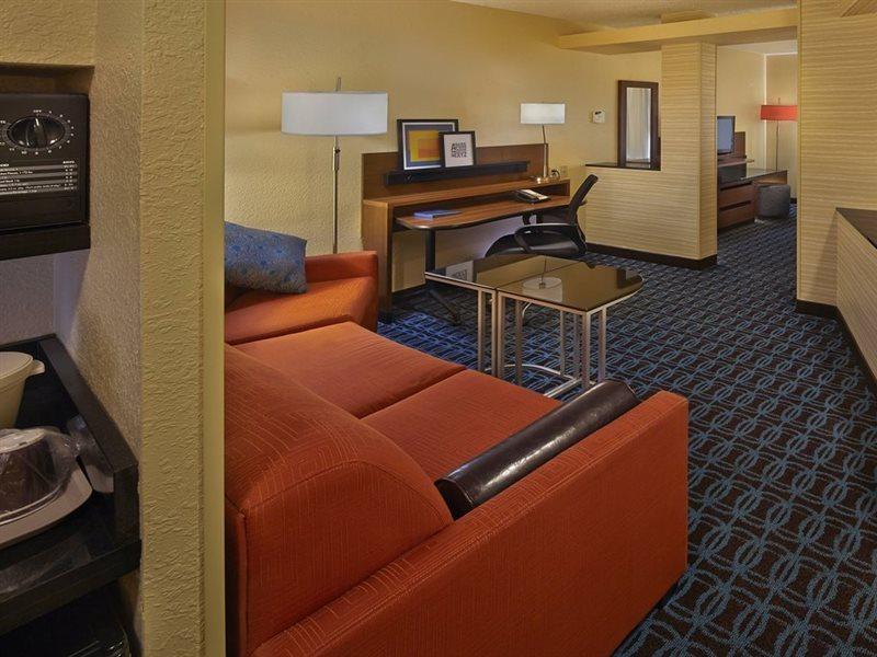 Fairfield Inn & Suites Boca Raton Exterior photo