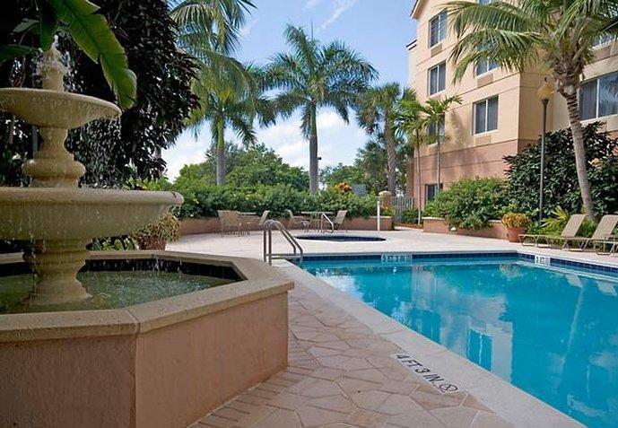 Fairfield Inn & Suites Boca Raton Exterior photo